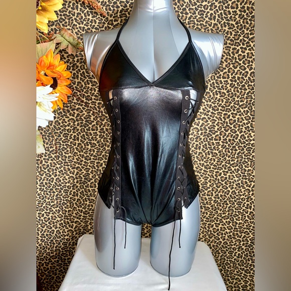 🦋B2G1🦋Black Faux Leather Lace-Up Halter Neck Bodysuit | LARGE | - Picture 1 of 8